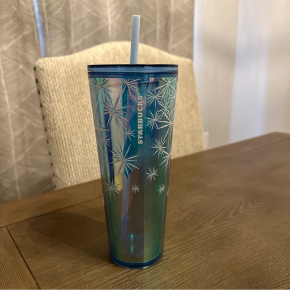 Starbucks 2023 Holiday Textured Snowflake Cold Cup Iridescent / Blue - 24 oz - Picture 1 of 6